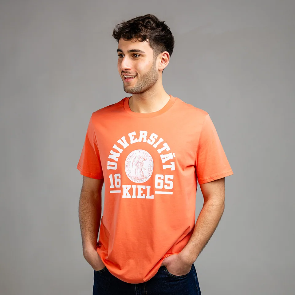 T-Shirt College, Fiesta